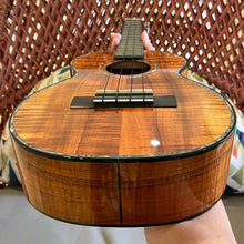 Load image into Gallery viewer, Kamaka HF-3D2I Tenor Ukulele Deluxe2 Slotted Head #240479