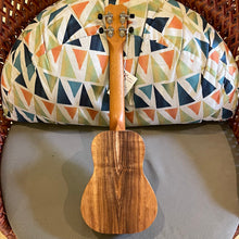 Load image into Gallery viewer, Kanile'a K-1 C Nat Concert Ukulele #1025-29454