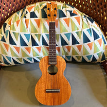 Load image into Gallery viewer, Kamaka HF-2 Concert Ukulele #260120