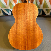 Load image into Gallery viewer, Kamaka HF-2 Concert Ukulele #260120
