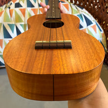 Load image into Gallery viewer, Kamaka HF-2 Concert Ukulele #260120