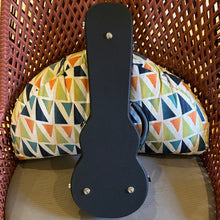 Load image into Gallery viewer, Kamaka HF-2 Concert Ukulele #260120