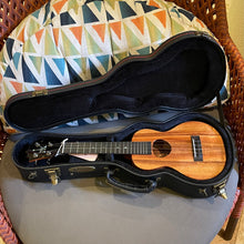 Load image into Gallery viewer, KoAloha KCM-00 Concert Ukulele #2512211