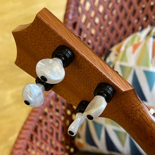 Load image into Gallery viewer, Kamaka HF-1L Soprano Long Neck Ukulele #250572