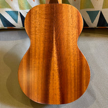 Load image into Gallery viewer, Kamaka HF-1 Soprano Ukulele #250585
