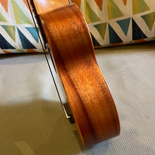 Load image into Gallery viewer, Kamaka HF-1 Soprano Ukulele #250585