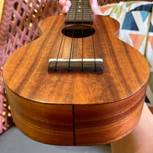 Load image into Gallery viewer, Kamaka HF-1 Soprano Ukulele #250585