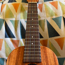 Load image into Gallery viewer, Kamaka HF-1 Soprano Ukulele #250585