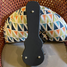 Load image into Gallery viewer, Kamaka HF-1 Soprano Ukulele #250585