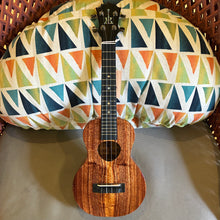 Load image into Gallery viewer, KoAloha KCM-00 Concert Ukulele #2604272