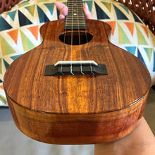 Load image into Gallery viewer, KoAloha KCM-00 Concert Ukulele #2604272