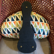 Load image into Gallery viewer, KoAloha KCM-00 Concert Ukulele #2604272