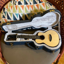 Load image into Gallery viewer, Anuenue Moon Bird UC200 Concert Spruce Top #2501051