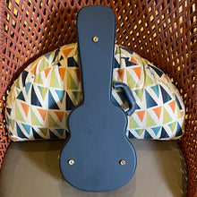 Load image into Gallery viewer, Anuenue Moon Bird UC200 Concert Spruce Top #2501051