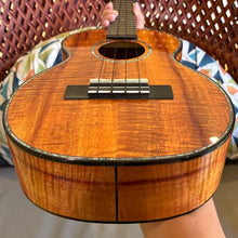 Load image into Gallery viewer, Kamaka HF-3D2 Tenor Ukulele Abalone Deluxe #241418
