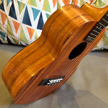 Load image into Gallery viewer, Kamaka HF-3 Tenor Ukulele #260250