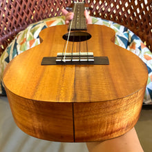 Load image into Gallery viewer, Kamaka HF-35 5-String Tenor Ukulele #260026