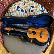 Load image into Gallery viewer, Kamaka HF-35 5-String Tenor Ukulele #260026