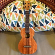 Load image into Gallery viewer, Kamaka HF-2 Concert Ukulele #250862
