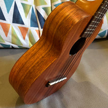 Load image into Gallery viewer, Kamaka HF-2 Concert Ukulele #250862