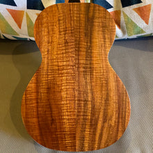 Load image into Gallery viewer, Kamaka HF-2 Concert Ukulele #260176