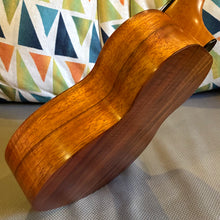 Load image into Gallery viewer, Kamaka HF-2 Concert Ukulele #260176