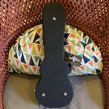 Load image into Gallery viewer, Kamaka HF-2 Concert Ukulele #260176