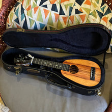 Load image into Gallery viewer, KoAloha KSM-01 Soprano Ukulele #2606221