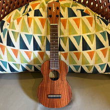 Load image into Gallery viewer, Kamaka HF-1 Soprano Ukulele #260325