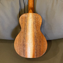 Load image into Gallery viewer, KoAloha KCM-00 Concert Ukulele with L.R.Baggs FIVE.O ukulele pickup system #2401052