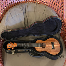 Load image into Gallery viewer, KoAloha KCM-00 Concert Ukulele with L.R.Baggs FIVE.O ukulele pickup system #2401052