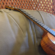 Load image into Gallery viewer, Kanile'a 25th Maile Tenor Ukulele #28157