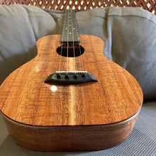 Load image into Gallery viewer, Kanile&#39;a KCS-T Premium Slotted-Head Tenor Ukulele #18035
