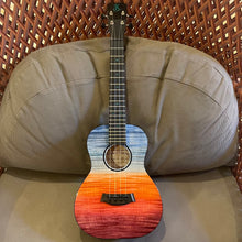 Load image into Gallery viewer, Kanile'a 'Ilikai Tenor Ukulele #28239