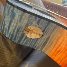Load image into Gallery viewer, Kanile'a 'Ilikai Tenor Ukulele #28239