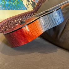 Load image into Gallery viewer, Kanile'a 'Ilikai Tenor Ukulele #28239