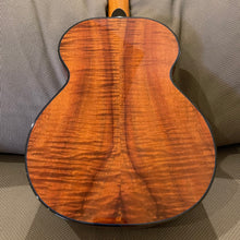 Load image into Gallery viewer, Kamaka HF-3D4i Jake Blue Deluxe Tenor Ukulele #231236