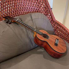 Load image into Gallery viewer, Kamaka HF-3D4i Jake Blue Deluxe Tenor Ukulele #231236