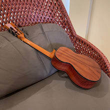 Load image into Gallery viewer, Kamaka HF-3D4i Jake Blue Deluxe Tenor Ukulele #231236