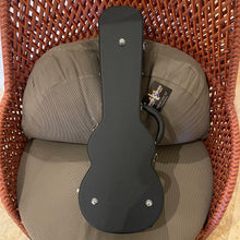 Load image into Gallery viewer, Kamaka HF-3D4i Jake Blue Deluxe Tenor Ukulele #231236