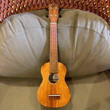 Load image into Gallery viewer, Ana'ole AS1 Soprano Longneck Ukulele with Abalone Rosette #26310424