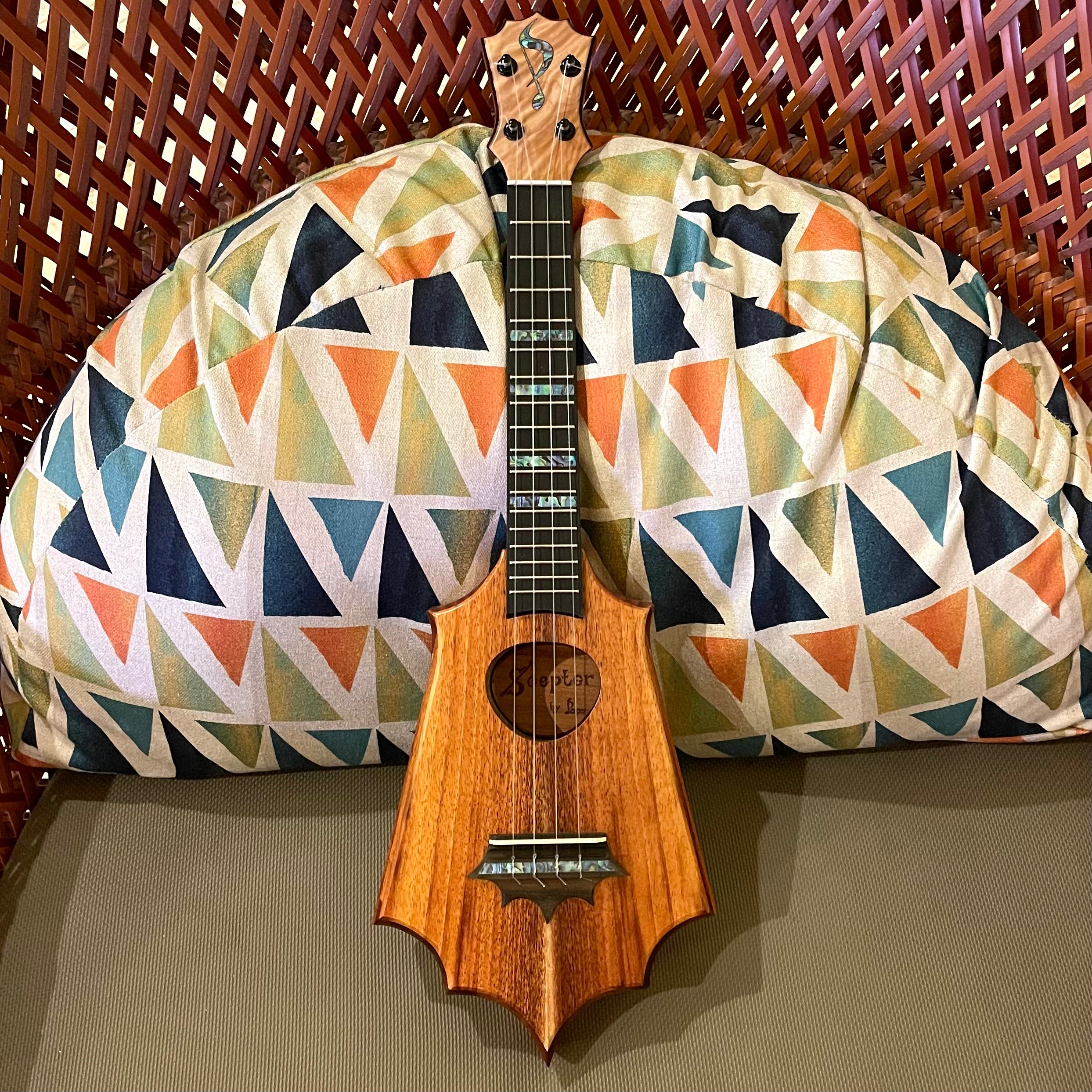 Pop's Customs KCS-07 Sceptre Ukulele Concert #2407291 – Ukulele Puapua