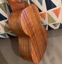 Load image into Gallery viewer, Kamaka HF-2I Concert Slotted Head Ukulele #240455