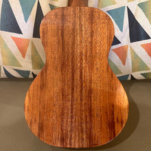 Load image into Gallery viewer, KoAloha KCM-00 Concert Ukulele w/ FIVE-O Pickup #2410202