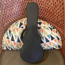 Load image into Gallery viewer, KoAloha KCM-00 Concert Ukulele w/ FIVE-O Pickup #2410202