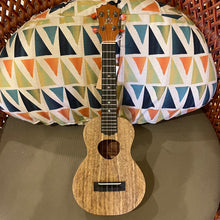 Load image into Gallery viewer, KoAloha KCM-10MG Mango Concert Ukulele #2411204
