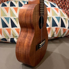 Load image into Gallery viewer, Kamaka HF-35 5-String Tenor Ukulele #241126