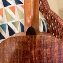 Load image into Gallery viewer, Kamaka HF-35 5-String Tenor Ukulele #241126