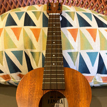 Load image into Gallery viewer, Kamaka HF-2 Concert Ukulele #250206