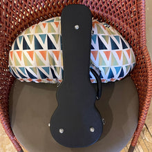 Load image into Gallery viewer, Kamaka HF-2 Concert Ukulele #250206